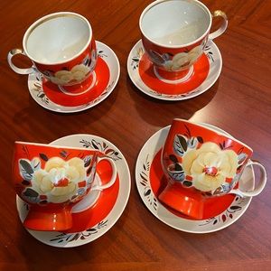 Tea Cups and Sausers-4 Pieces For people who likes to drink teas and cacao.